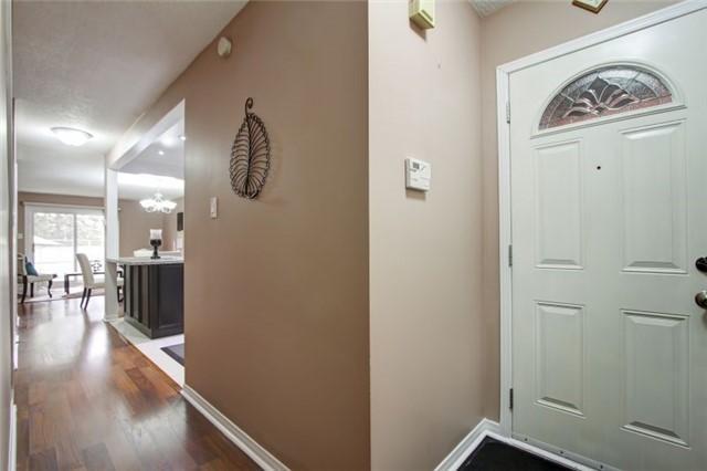 104 Pennyhill Dr, House detached with 3 bedrooms, 2 bathrooms and 3 parking in Toronto ON | Image 2