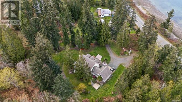 6249 Island Hwy, House detached with 3 bedrooms, 3 bathrooms and 8 parking in Comox Valley A BC | Image 19