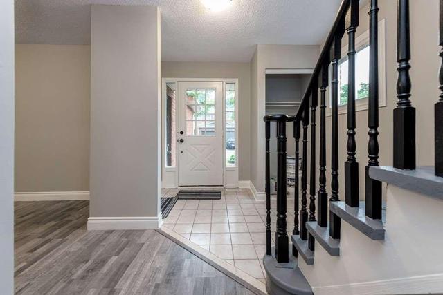 18 - 165 Kozlov St, Townhouse with 3 bedrooms, 4 bathrooms and 1 parking in Barrie ON | Image 4