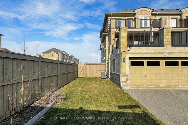 60 Grand Trunk Ave, House attached with 3 bedrooms, 4 bathrooms and 4 parking in Vaughan ON | Image 36