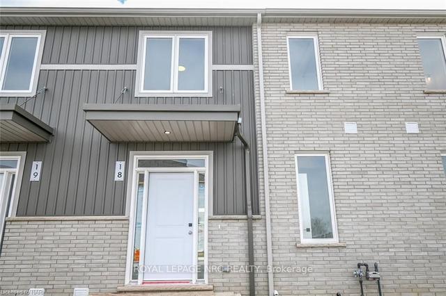 18 - 121a Moffatt St, House attached with 3 bedrooms, 3 bathrooms and 1 parking in St. Catharines ON | Image 12