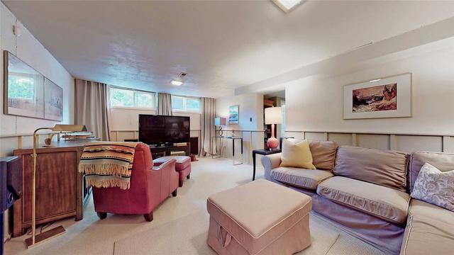 27 Regency Sq, House detached with 4 bedrooms, 3 bathrooms and 5 parking in Toronto ON | Image 22