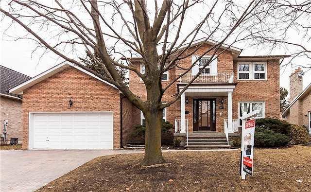 431 Kerrybrook Dr, House detached with 4 bedrooms, 3 bathrooms and 2 parking in Richmond Hill ON | Image 1