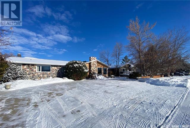 287 4th Street, House detached with 4 bedrooms, 3 bathrooms and null parking in Pilot Butte SK | Image 3