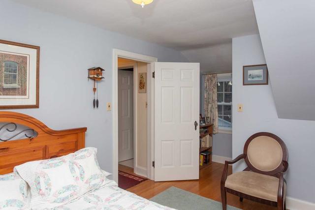 51 Francis St, House detached with 2 bedrooms, 2 bathrooms and 7 parking in Kawartha Lakes ON | Image 17