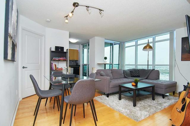 2010 - 235 Sherway Gardens Rd, Condo with 2 bedrooms, 2 bathrooms and 1 parking in Toronto ON | Image 4