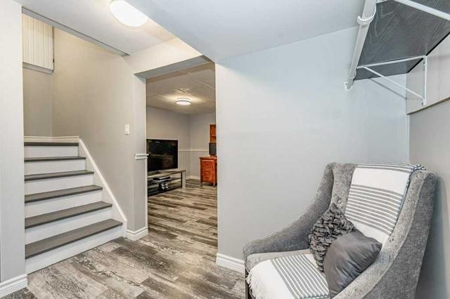 86 Upton Cres, House detached with 3 bedrooms, 2 bathrooms and 3 parking in Guelph ON | Image 4