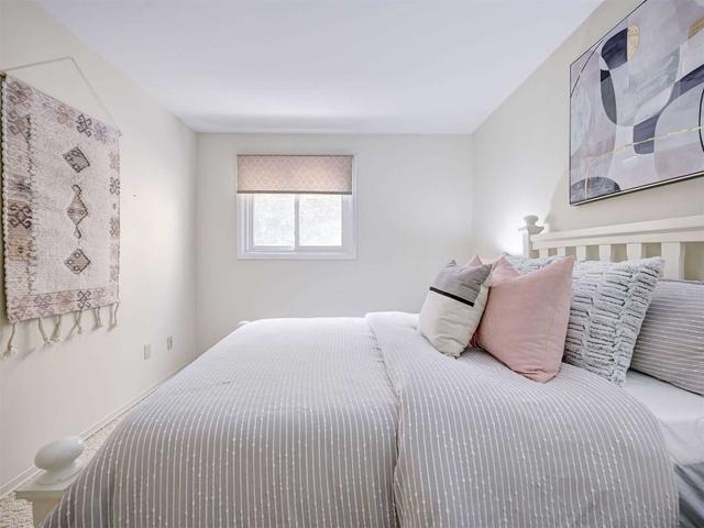 16 Bards Walkway, Townhouse with 3 bedrooms, 3 bathrooms and 2 parking in Toronto ON | Image 16