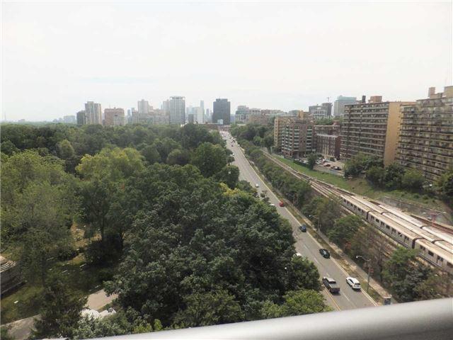 1002 - 1815 Yonge St, Condo with 2 bedrooms, 2 bathrooms and 1 parking in Toronto ON | Image 2
