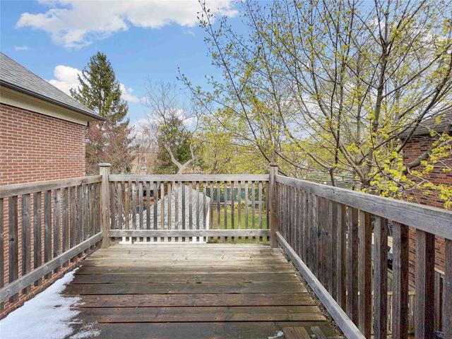 34 St Cuthberts Rd, House detached with 3 bedrooms, 3 bathrooms and 3 parking in Toronto ON | Image 27