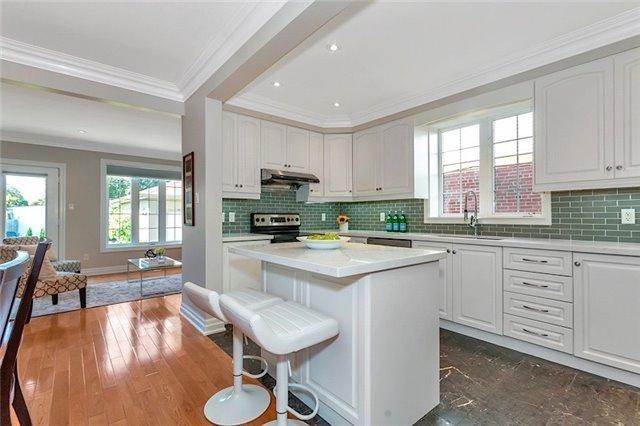 54 Kimbourne Ave, House detached with 4 bedrooms, 4 bathrooms and 4 parking in Toronto ON | Image 9