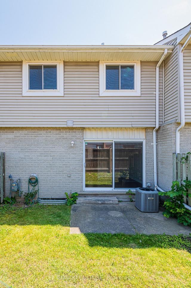 3 - 125 Sekura Cres, Townhouse with 3 bedrooms, 2 bathrooms and 2 parking in Cambridge ON | Image 29