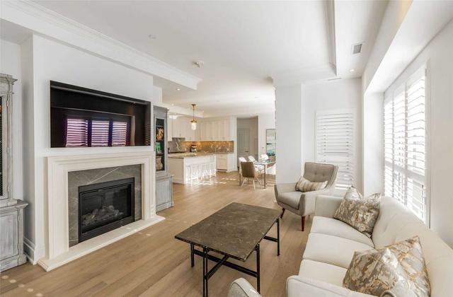 503 - 4 The Kingsway, Condo with 2 bedrooms, 2 bathrooms and 2 parking in Toronto ON | Image 9