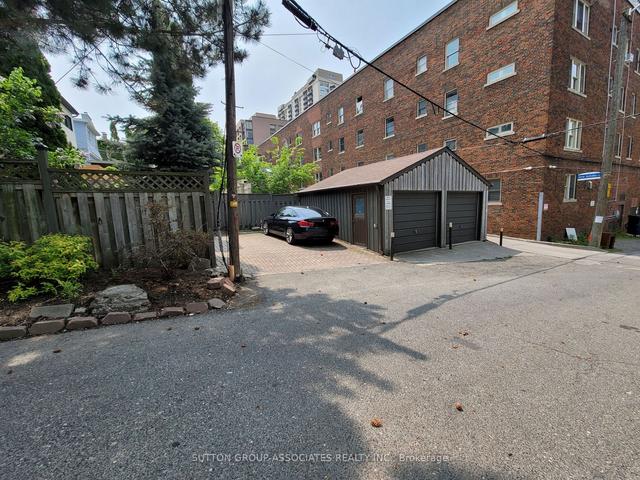 upper - 378 Spadina Rd, House detached with 4 bedrooms, 2 bathrooms and 4 parking in Toronto ON | Image 17