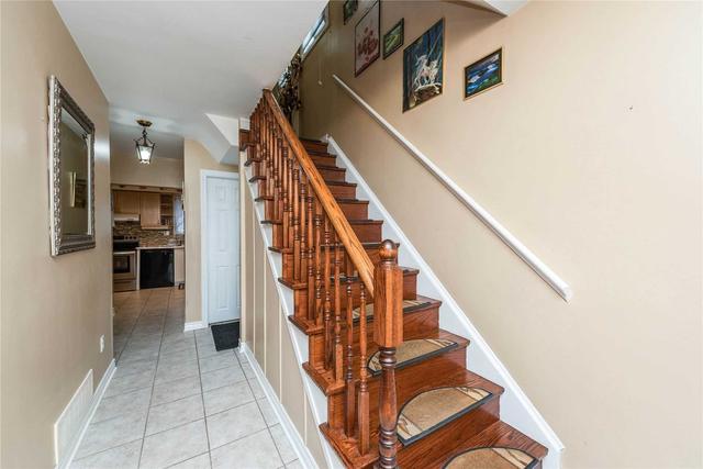 110 Navenby Cres, House semidetached with 4 bedrooms, 3 bathrooms and 6 parking in Toronto ON | Image 14