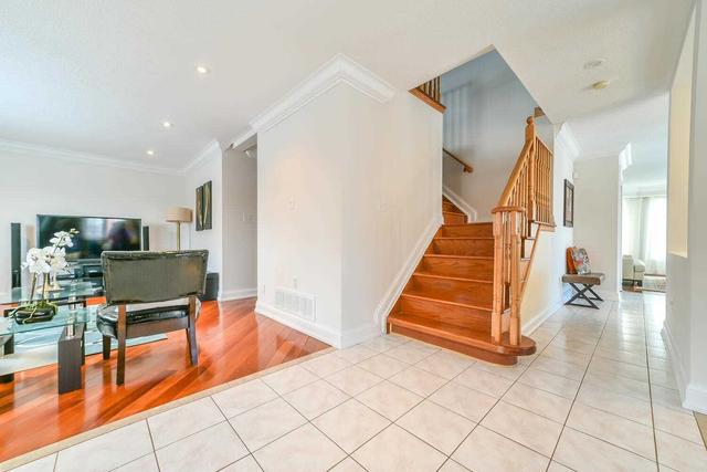 56 Leagate St, House detached with 4 bedrooms, 4 bathrooms and 6 parking in Brampton ON | Image 6