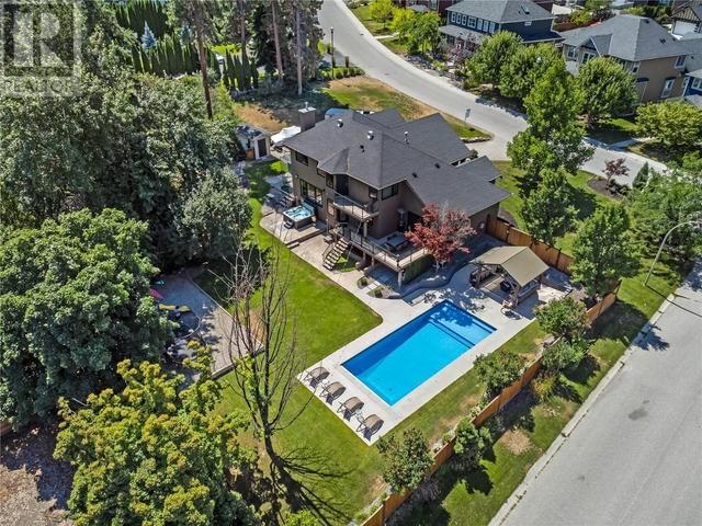 5327 Hedeman Court, House detached with 6 bedrooms, 3 bathrooms and 8 parking in Kelowna BC | Image 4