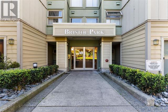 206 - 535 Manchester Rd, Condo with 2 bedrooms, 1 bathrooms and 1 parking in Victoria BC | Image 2