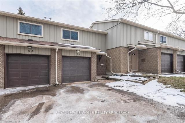 51 Paulander Dr, Townhouse with 3 bedrooms, 2 bathrooms and 2 parking in Kitchener ON | Image 23