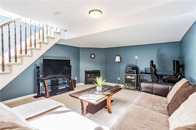 102 Patriot Place, Townhouse with 3 bedrooms, 3 bathrooms and 4 parking in Ottawa ON | Image 25