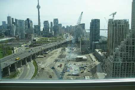 2503 - 219 Fort York Blvd, Condo with 2 bedrooms, 2 bathrooms and 1 parking in Toronto ON | Image 4