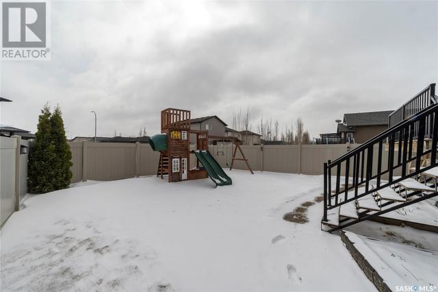 19 Plains Road, House detached with 4 bedrooms, 4 bathrooms and null parking in Pilot Butte SK | Image 41