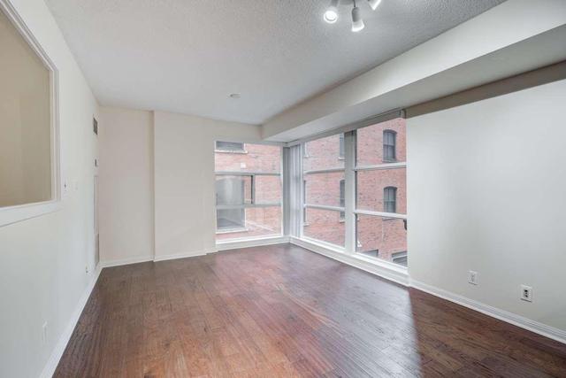 318 - 11 St Joseph St, Condo with 1 bedrooms, 1 bathrooms and null parking in Toronto ON | Image 8