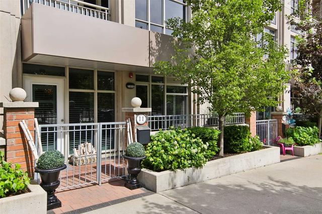 11 Bastion St, Condo with 2 bedrooms, 1 bathrooms and 1 parking in Toronto ON | Image 1