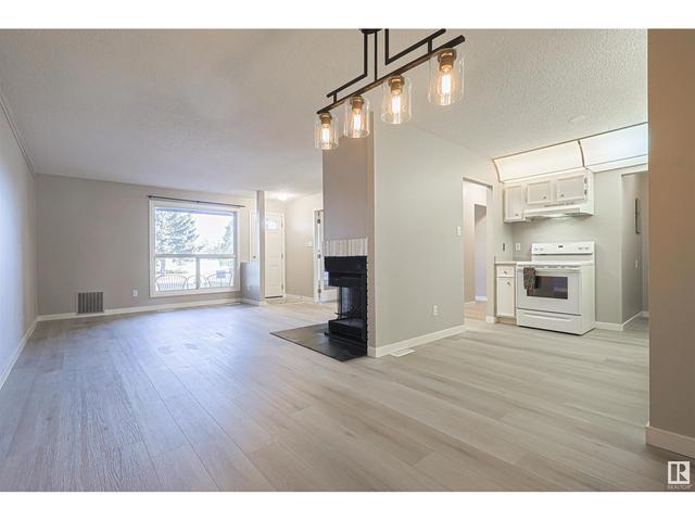 17227 92 Av Nw, House attached with 2 bedrooms, 1 bathrooms and 1 parking in Edmonton AB | Image 11