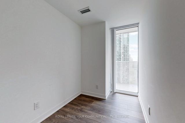 2707 - 88 Harbour St, Condo with 1 bedrooms, 1 bathrooms and 0 parking in Toronto ON | Image 2
