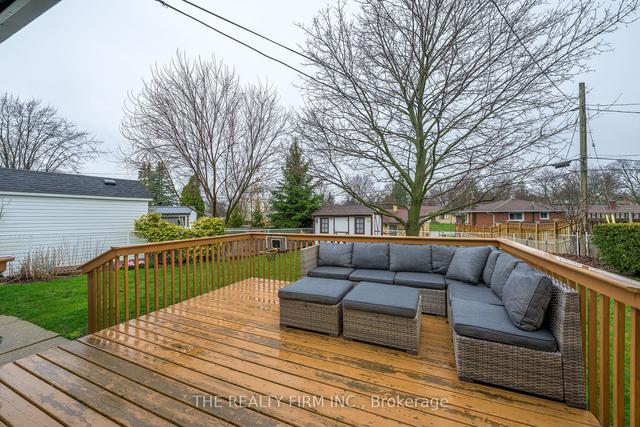 32 Frontenac Rd, House detached with 3 bedrooms, 2 bathrooms and 2 parking in London ON | Image 25