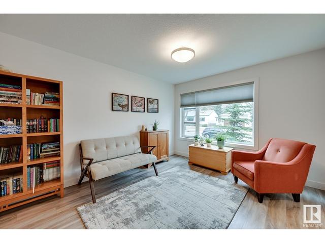 9323 93 St Nw, House attached with 3 bedrooms, 3 bathrooms and 2 parking in Edmonton AB | Image 3