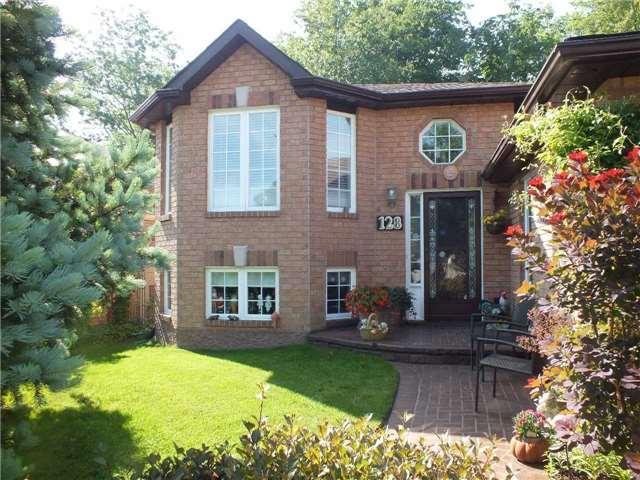 128 Crompton Dr, House detached with 3 bedrooms, 2 bathrooms and 4 parking in Barrie ON | Image 4