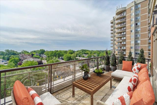 1002 - 111 Forsythe St, Condo with 2 bedrooms, 3 bathrooms and 2 parking in Oakville ON | Image 5