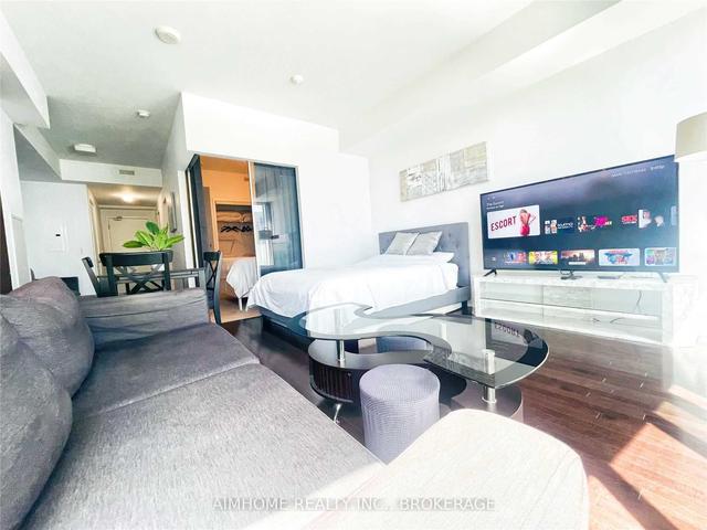 2004 - 14 York St, Condo with 1 bedrooms, 1 bathrooms and 0 parking in Toronto ON | Image 2