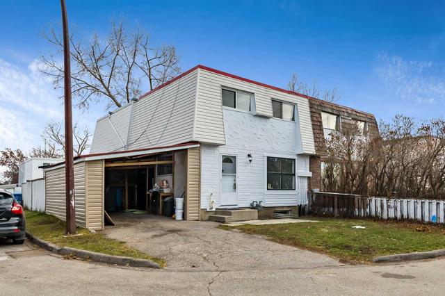 11 Doverdale Mews Se, Home with 3 bedrooms, 1 bathrooms and 2 parking in Calgary AB | Image 2
