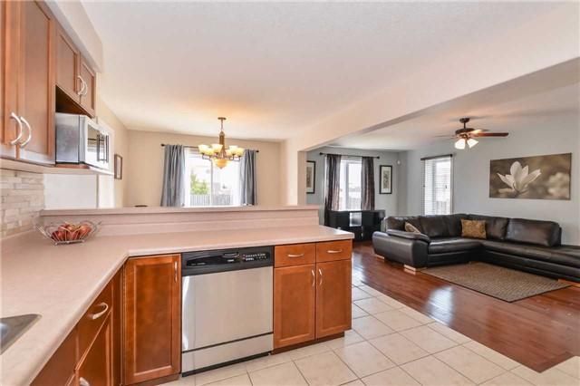 81 Simmonds Dr, House detached with 3 bedrooms, 3 bathrooms and 2 parking in Guelph ON | Image 5