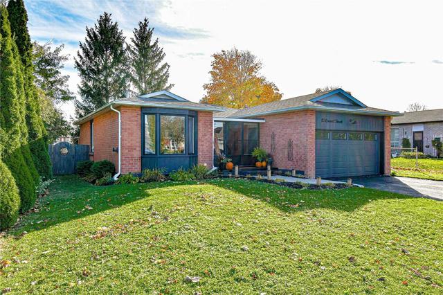 13 Corneil St, House detached with 3 bedrooms, 2 bathrooms and 4 parking in Kawartha Lakes ON | Image 1