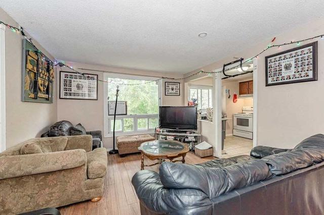 747 Scottsdale Dr, House detached with 3 bedrooms, 3 bathrooms and 5 parking in Guelph ON | Image 2