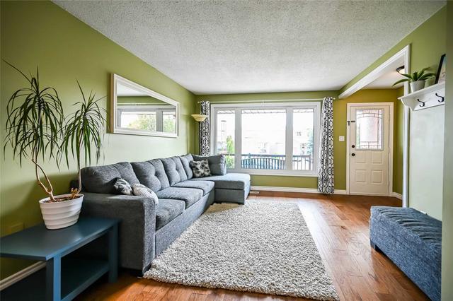 391 Rexford Dr, House detached with 3 bedrooms, 2 bathrooms and 3 parking in Hamilton ON | Image 3
