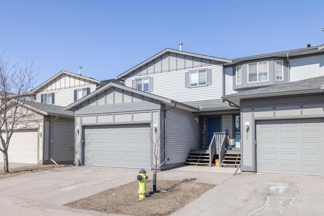 901 - 720 Willowbrook Road Nw, Home with 3 bedrooms, 2 bathrooms and 4 parking in Airdrie AB | Image 2