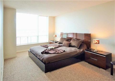 1002 - 745 New Westminster Dr, Condo with 2 bedrooms, 2 bathrooms and 2 parking in Vaughan ON | Image 5