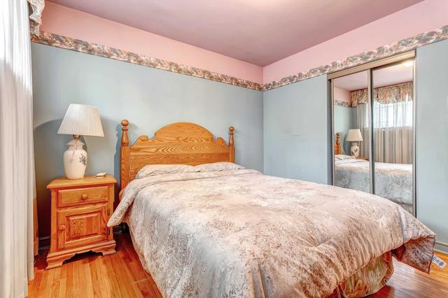 155 Elmhurst Dr, House detached with 3 bedrooms, 2 bathrooms and 2 parking in Toronto ON | Image 2