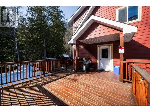 3299 Loschinski Road, House detached with 6 bedrooms, 3 bathrooms and null parking in Columbia Shuswap B BC | Image 46