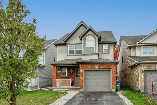 19 Sinclair St, House detached with 3 bedrooms, 3 bathrooms and 4 parking in Guelph ON | Image 1