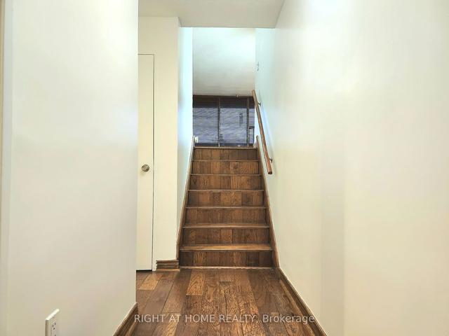 1205 - 11 Wincott Dr, Condo with 3 bedrooms, 2 bathrooms and 1 parking in Toronto ON | Image 10