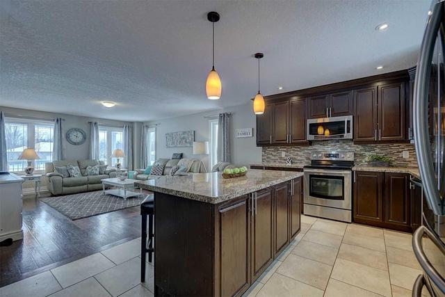 35 Merrington Ave, House detached with 4 bedrooms, 4 bathrooms and 12 parking in Oro Medonte ON | Image 7