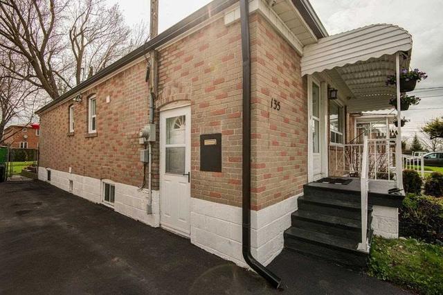 135 Haslam St, House detached with 2 bedrooms, 2 bathrooms and 4 parking in Toronto ON | Image 28