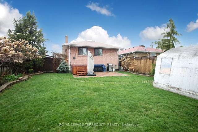 79 Wellesworth Dr, House detached with 3 bedrooms, 2 bathrooms and 6 parking in Toronto ON | Image 20