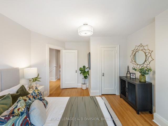 349 Castlefield Ave, House detached with 4 bedrooms, 3 bathrooms and 2 parking in Toronto ON | Image 9